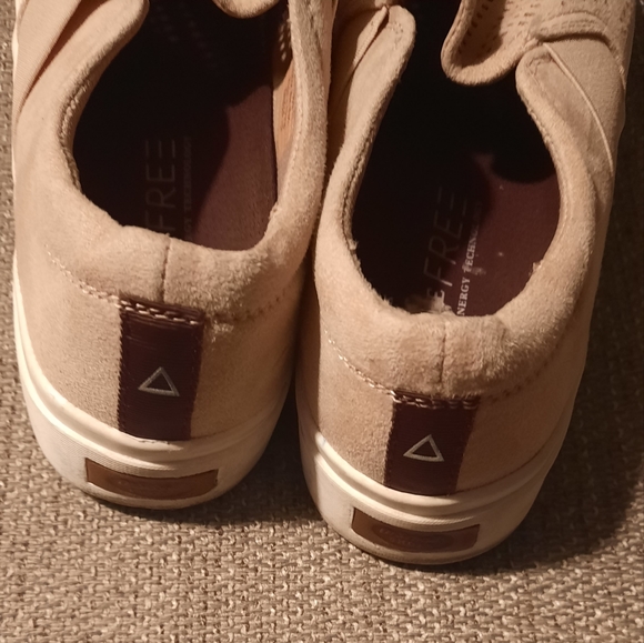 Dr Scholls Be Free Womans slip on shoes. Size 8. Upper fabric. light pink - Picture 2 of 5